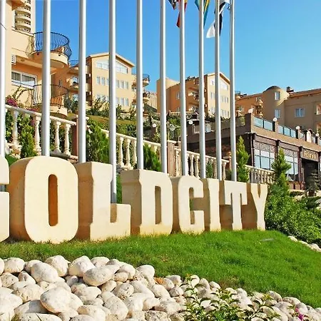Goldcity Lejlighed