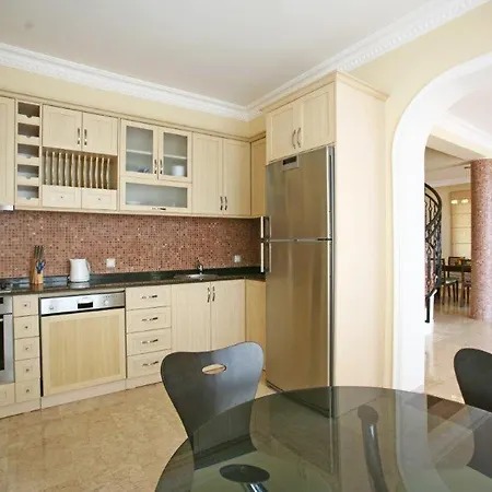 Goldcity Apartment *